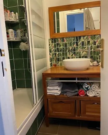 아파트 70m2 In Paris Close To Everything 이브리쉬르센